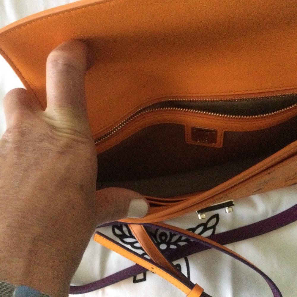 MCM Cognac small crossbody - Picture 6 of 7